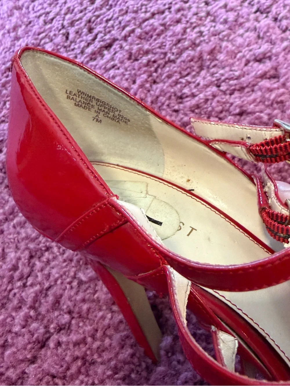NINE WEST Red leather Strappy gold buckles high heel sandals - Size US 7